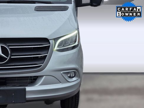 Used 2022 Mercedes-Benz Sprinter 3500 image 11