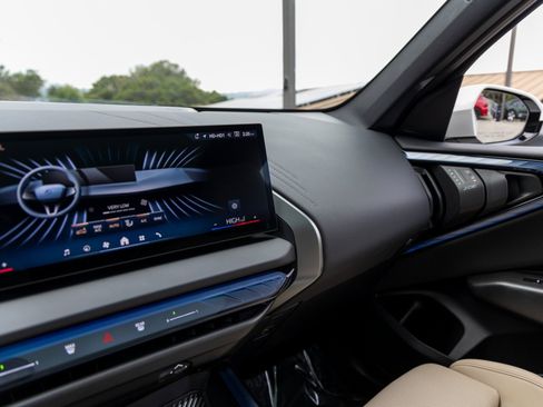 Used 2025 BMW X3 xDrive30i w/ M Sport Package image 32