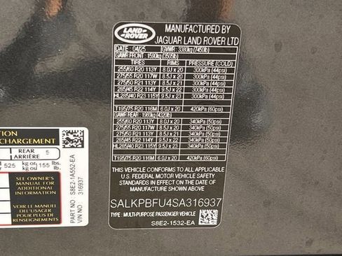 Used 2025 Land Rover Range Rover Long Wheelbase SE image 32