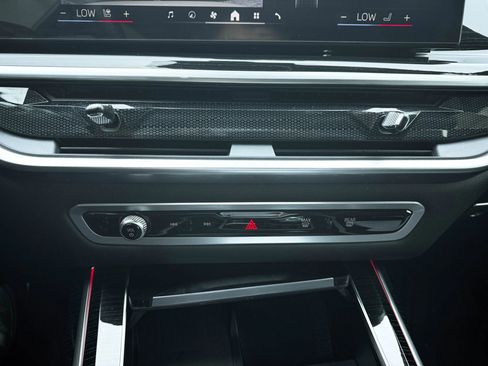 Used 2024 BMW X7 xDrive40i w/ M Sport Package image 19