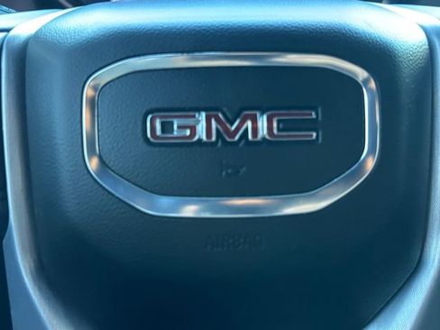 Used 2024 GMC Yukon SLT w/ SLT Premium Package RWD image 13