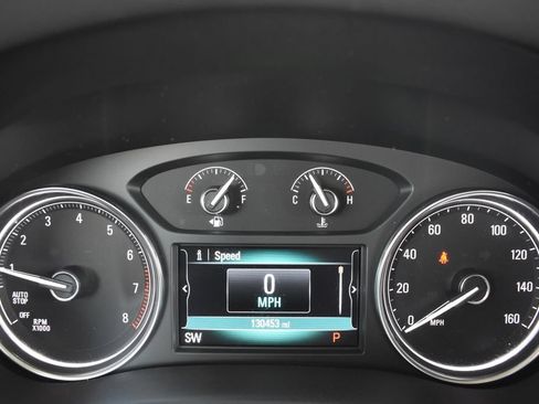 Used 2018 Buick Enclave Premium w/ Experience Buick Package FWD image 17