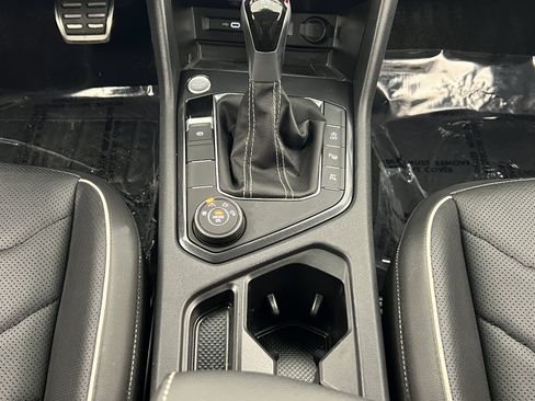 Used 2024 Volkswagen Tiguan SEL R-Line AWD/4WD image 18
