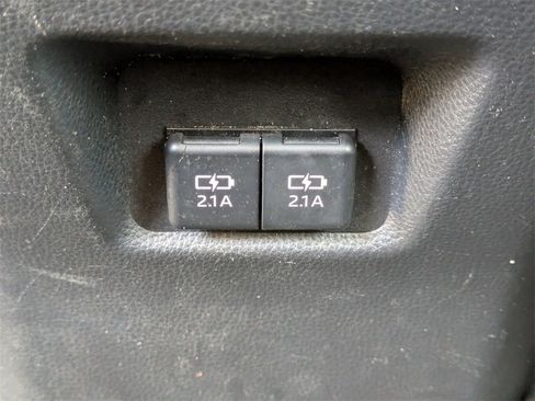 Used 2021 Toyota RAV4 XLE w/ Convenience Package image 16