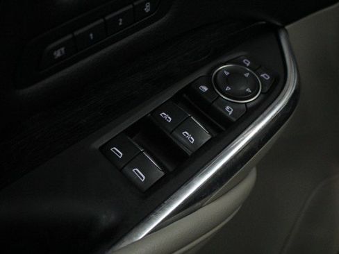 Used 2023 Cadillac XT4 Premium Luxury image 18