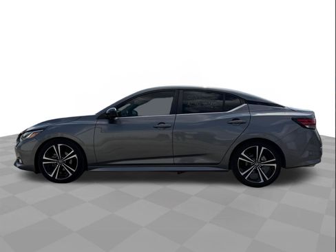 Used 2021 Nissan Sentra SR w/ SR Premium Package FWD image 2