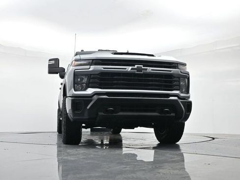 Used 2024 Chevrolet Silverado 2500 Custom w/ Z71 Off-Road Package image 30