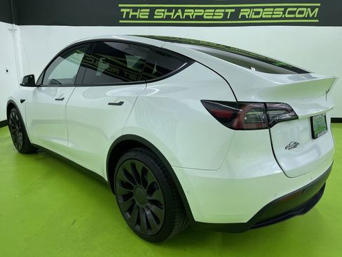 Used 2022 Tesla Model Y Long Range image 7