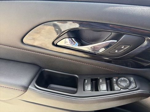 Used 2023 Chevrolet Traverse RS image 26