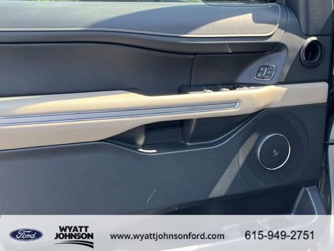 Used 2024 Ford Expedition Limited image 28
