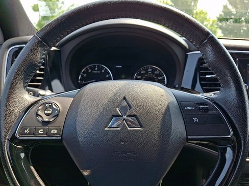 Used 2018 Mitsubishi Outlander LE AWD/4WD image 20