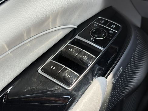 Certified 2024 Cadillac Lyriq Luxury RWD image 34