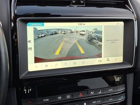 Used 2020 Jaguar F-PACE Premium image 18