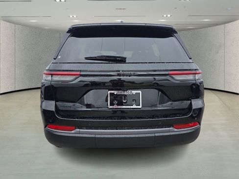 New 2026 Jeep Grand Cherokee Altitude AWD/4WD image 5