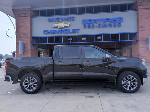 Used 2022 Chevrolet Silverado 1500 LT AWD/4WD image 9