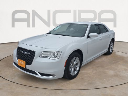 Certified 2023 Chrysler 300 Touring RWD image 6