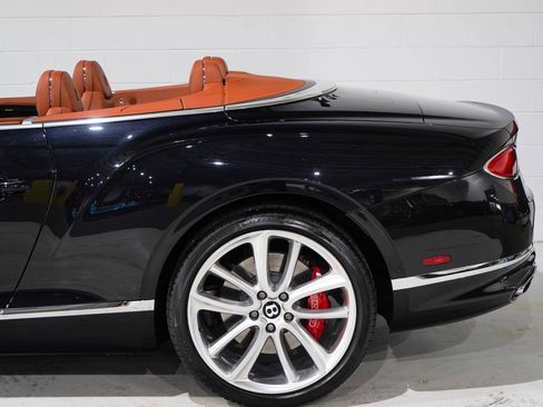 Used 2022 Bentley Continental GT image 31