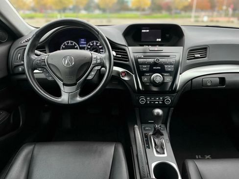 Used 2018 Acura ILX image 12