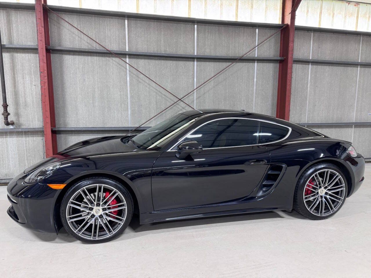 Used 2018 Porsche 718 Cayman S RWD image 5