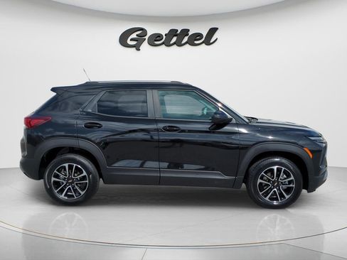 Used 2025 Chevrolet TrailBlazer LT AWD/4WD image 4