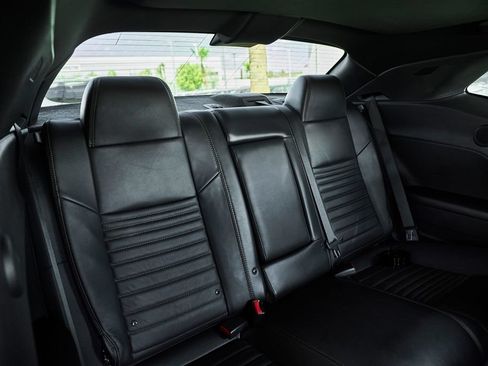 Used 2014 Dodge Challenger R/T RWD image 38