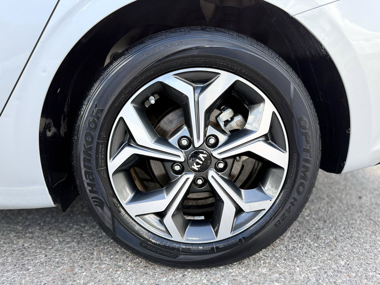 Used 2020 Kia Forte LXS FWD image 11