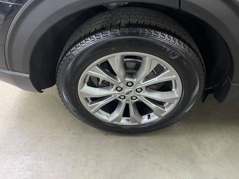 Certified 2023 Ford Explorer XLT w/ Equipment Group 202A AWD/4WD image 9
