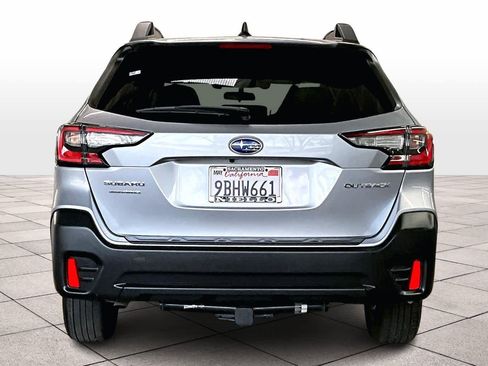 Used 2022 Subaru Outback Premium image 7