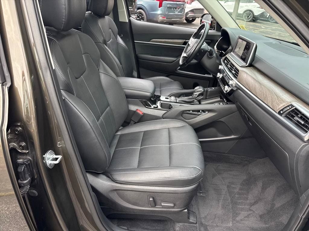 Certified 2021 Kia Telluride SX w/ Towing Package AWD/4WD image 28