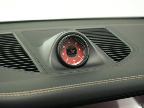 Used 2022 Porsche Macan S image 43