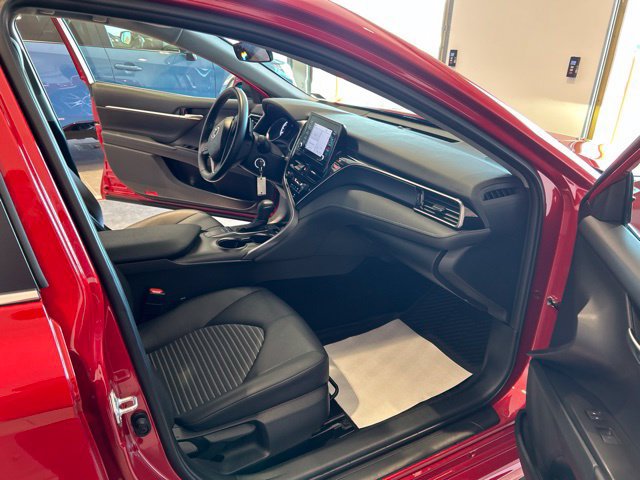 Used 2023 Toyota Camry SE FWD image 8