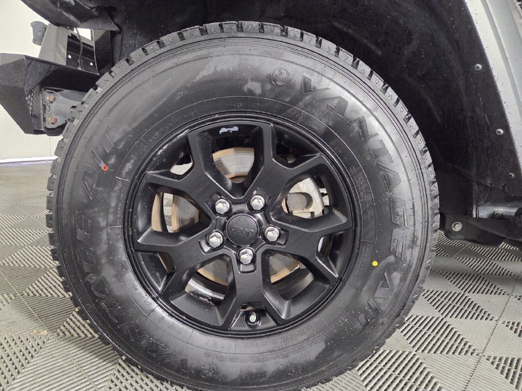 Used 2022 Jeep Wrangler Unlimited Sport AWD/4WD image 28