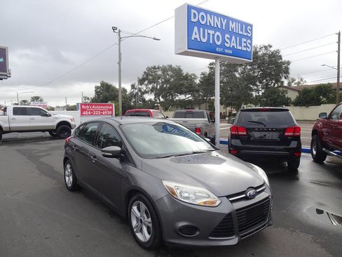 Used 2014 Ford Focus SE image 2