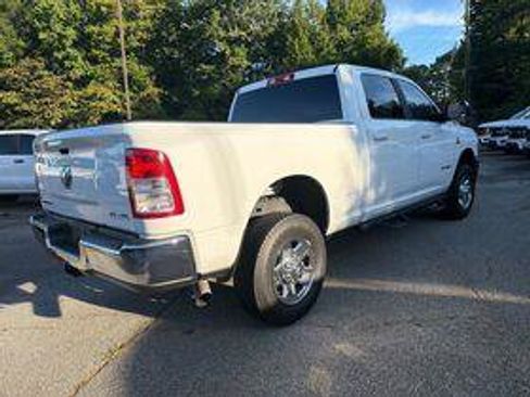 Used 2022 RAM 2500 Big Horn w/ Cold Weather Group AWD/4WD image 5