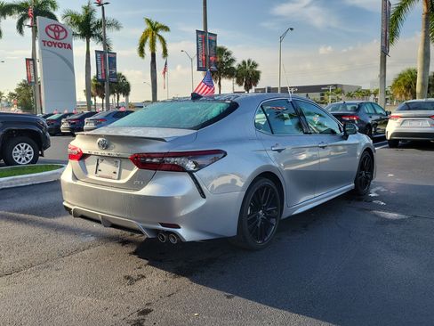 Used 2023 Toyota Camry XSE FWD image 12
