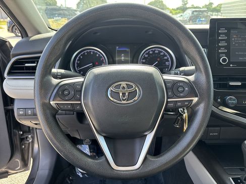 Used 2022 Toyota Camry LE FWD image 11