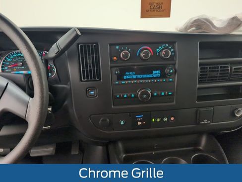 Used 2018 Chevrolet Express 3500 LT w/ LT Preferred Equipment Group image 19