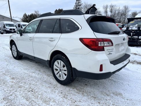 Used 2017 Subaru Outback 2.5i Premium image 8