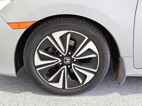 Used 2018 Honda Civic EX-T image 11