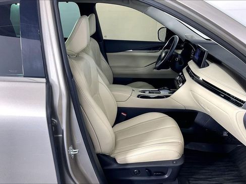 Used 2023 INFINITI QX60 Sensory w/ Vision Package AWD/4WD image 10