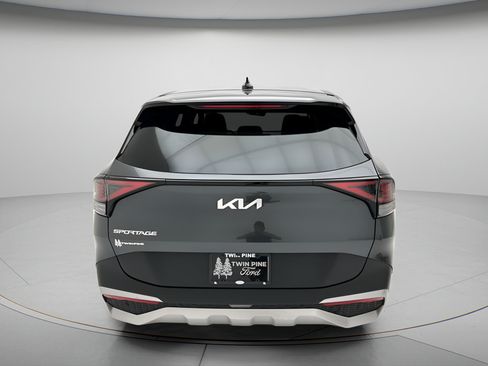 Used 2024 Kia Sportage LX FWD image 4