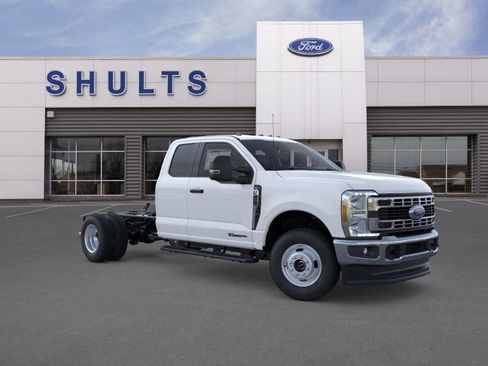 New 2025 Ford F350 XL w/ XL Chrome Package image 7