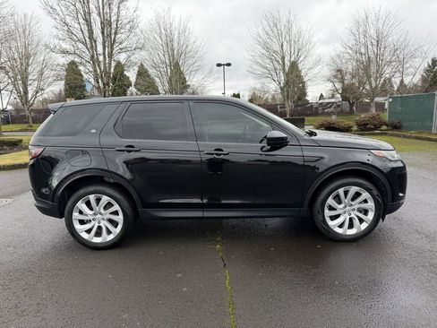 Used 2023 Land Rover Discovery Sport SE image 9