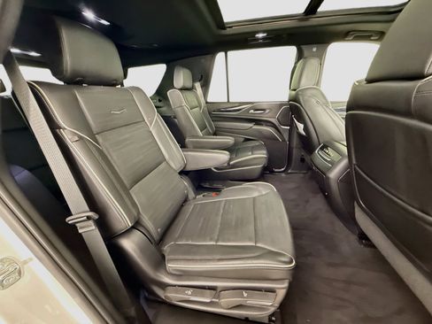 Used 2022 Cadillac Escalade Sport RWD image 31