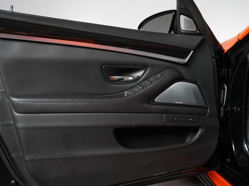 Used 2014 BMW M5 RWD image 50