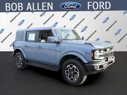 Used 2025 Ford Bronco Outer Banks AWD/4WD image 2