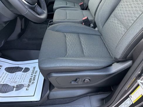 New 2026 RAM 1500 4x4 Crew Cab image 17