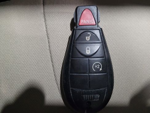 Used 2020 Jeep Cherokee Latitude FWD image 32