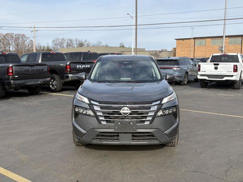Used 2024 Nissan Rogue SV image 18