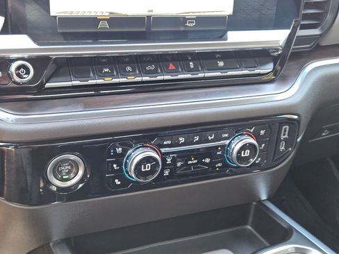 Certified 2022 GMC Sierra 1500 SLT w/ SLT Convenience Package image 20